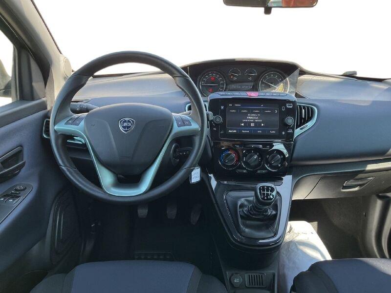 Lancia Ypsilon NUOVA My24 402 Platino 1.0