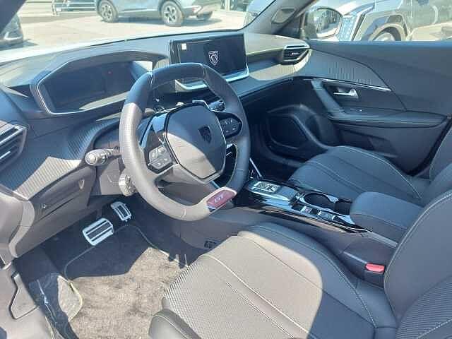 Peugeot 2008 Hybrid 136 e-DCS6 GT KM0