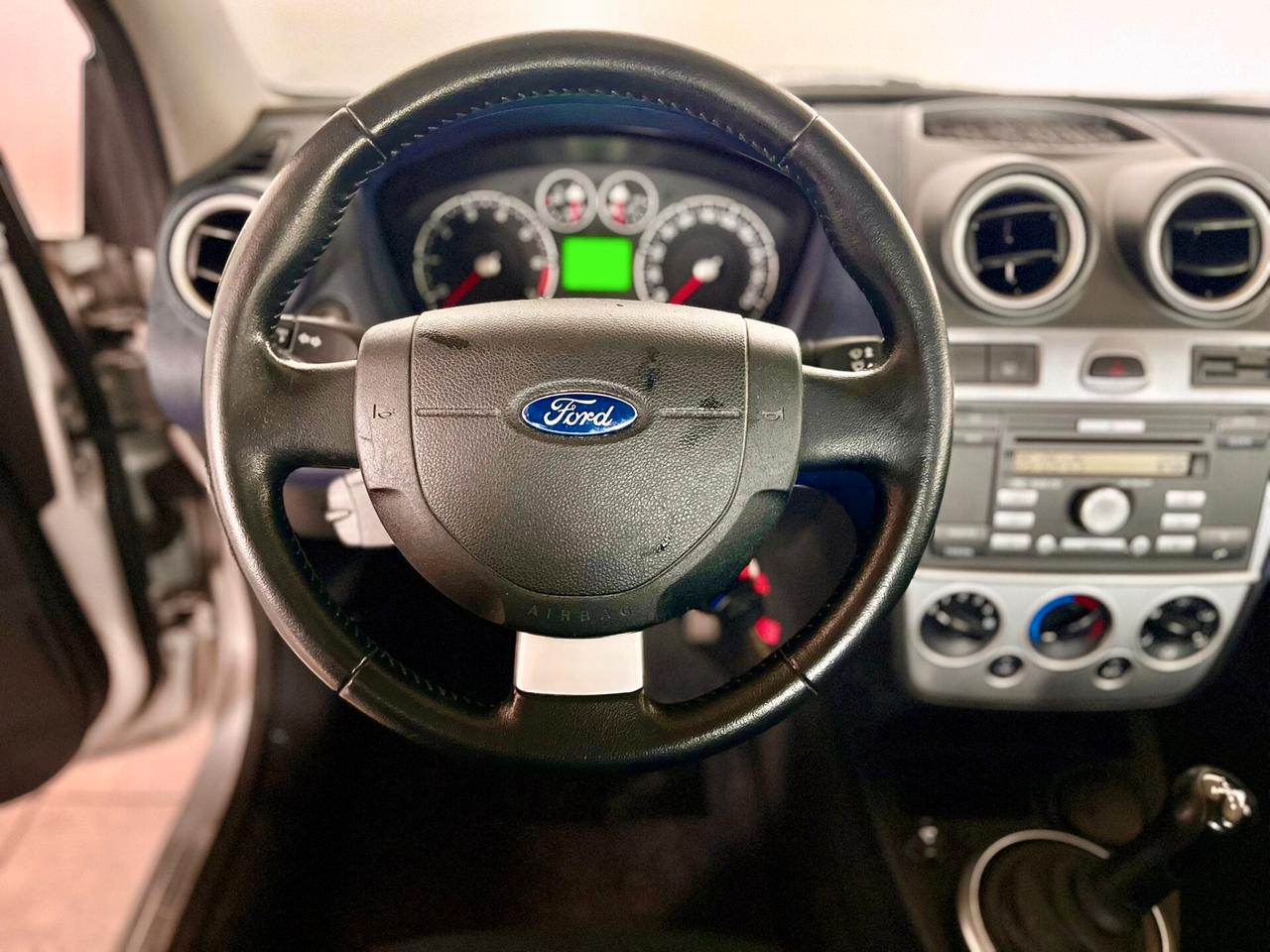 Ford Fiesta 1.4 16V 5p. Ghia