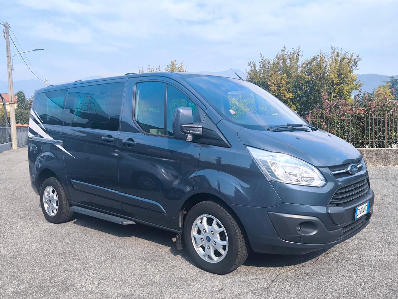 FORD CUSTOM 2,2 TDCI- 8 POSTI- TITANUIM
