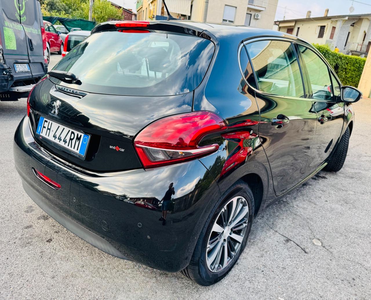 Peugeot 208 BlueHDi 75 5 porte Allure