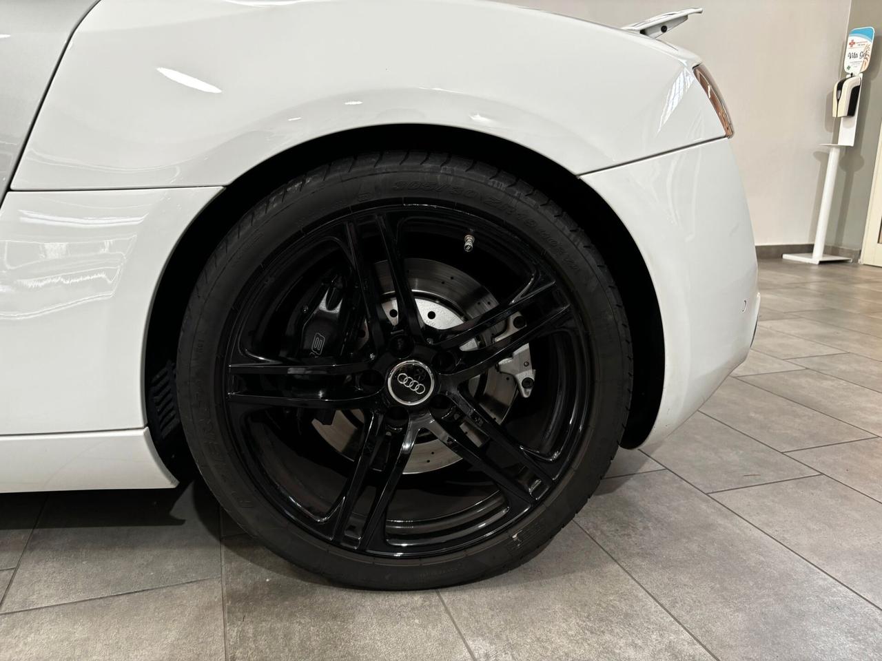 AUDI R8 V8 COUPE' 4.2 430CV R-TRONIC