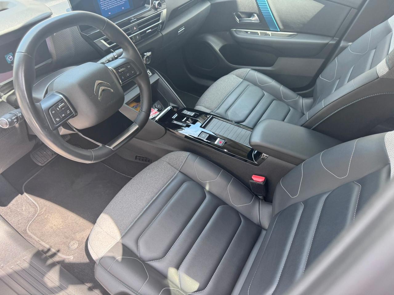 Citroen e-C4 motore elettrico 136 CV Shine