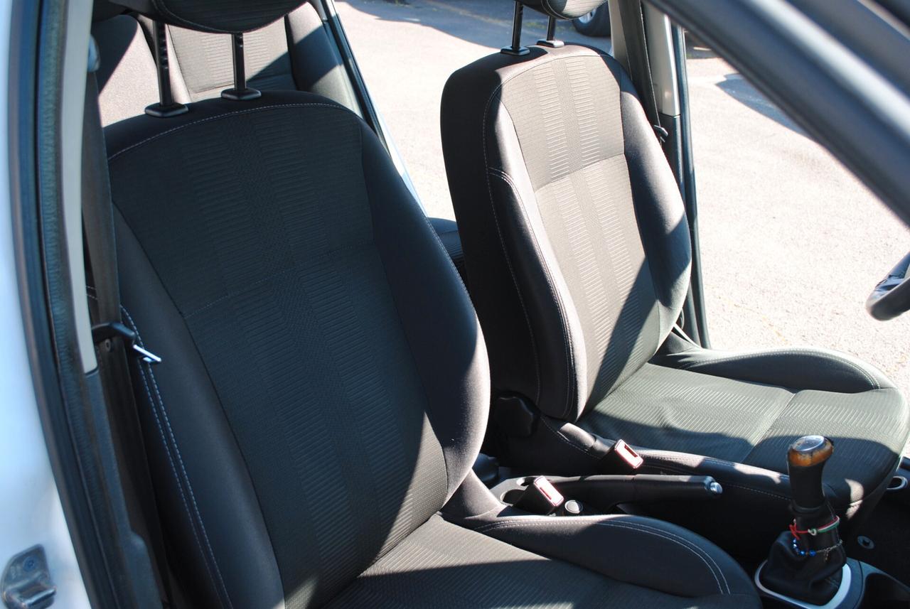 RENAULT CLIO 1.2 75 CV OK NEOPATENTATI