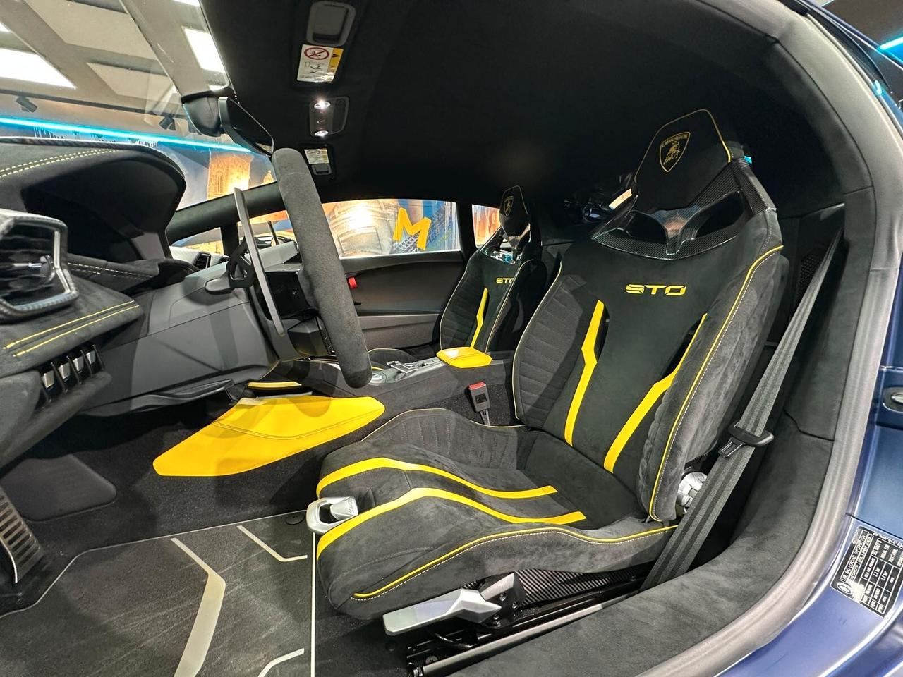 Lamborghini Huracán Coupe 5.2 STO 640 awd (002)