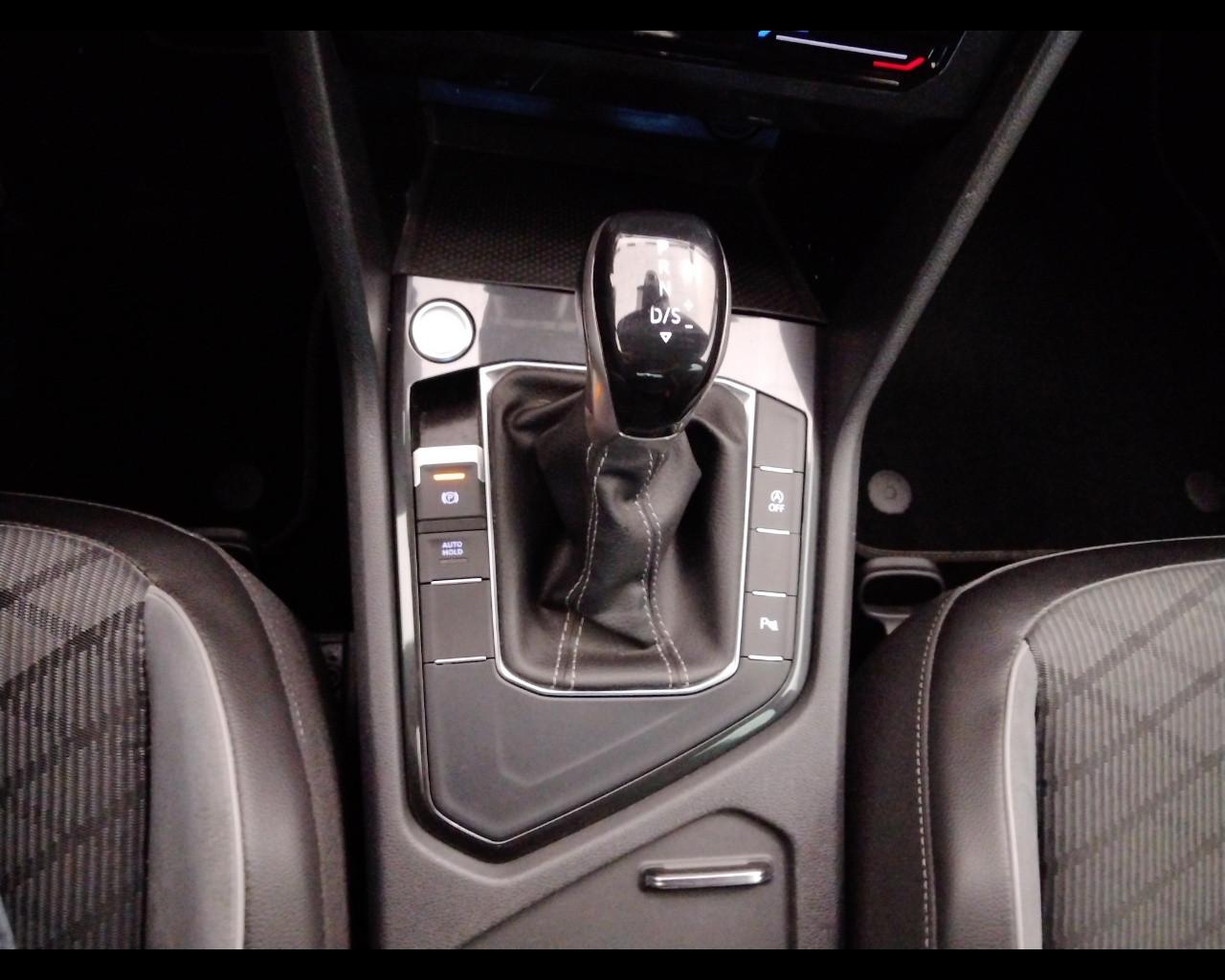 VOLKSWAGEN Tiguan II 2021 - Tiguan 1.5 tsi R-Line 150cv dsg