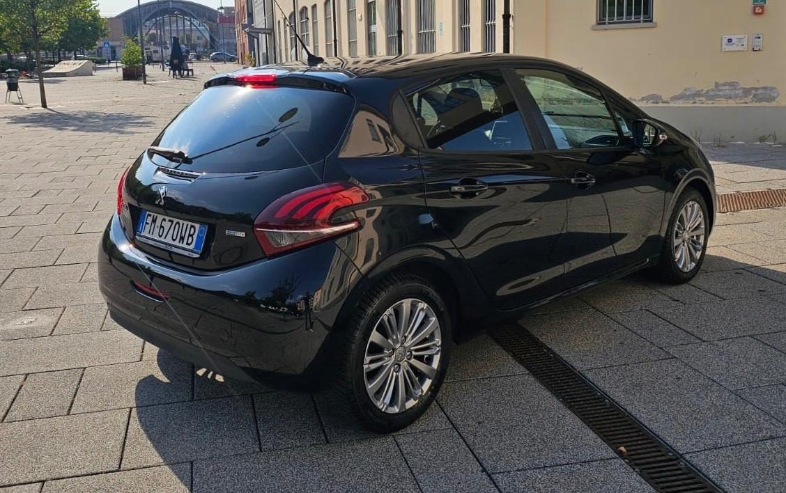 Peugeot 208 1.2 82 CV ALLURE 2018