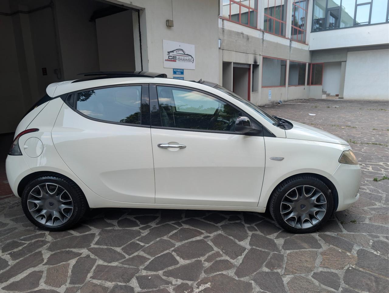 Lancia Ypsilon 1.2 69 CV 5 porte GPL Ecochic Platinum