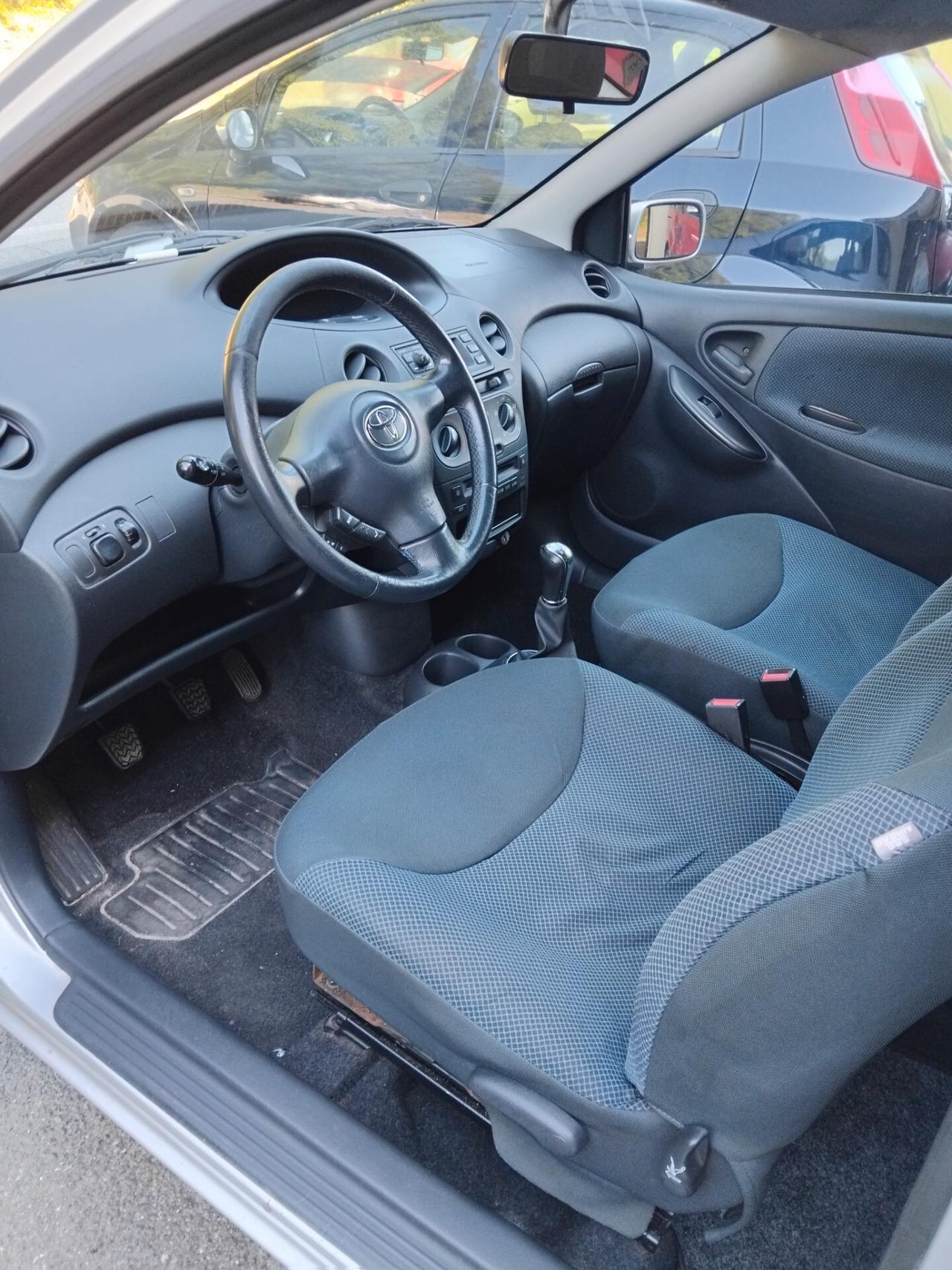 Toyota Yaris 1.0i 16V cat 3 porte Sol