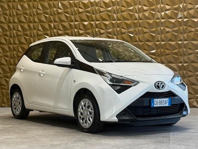 Toyota Aygo Connect 1.0 VVT-i 72 CV 5 porte x-cool