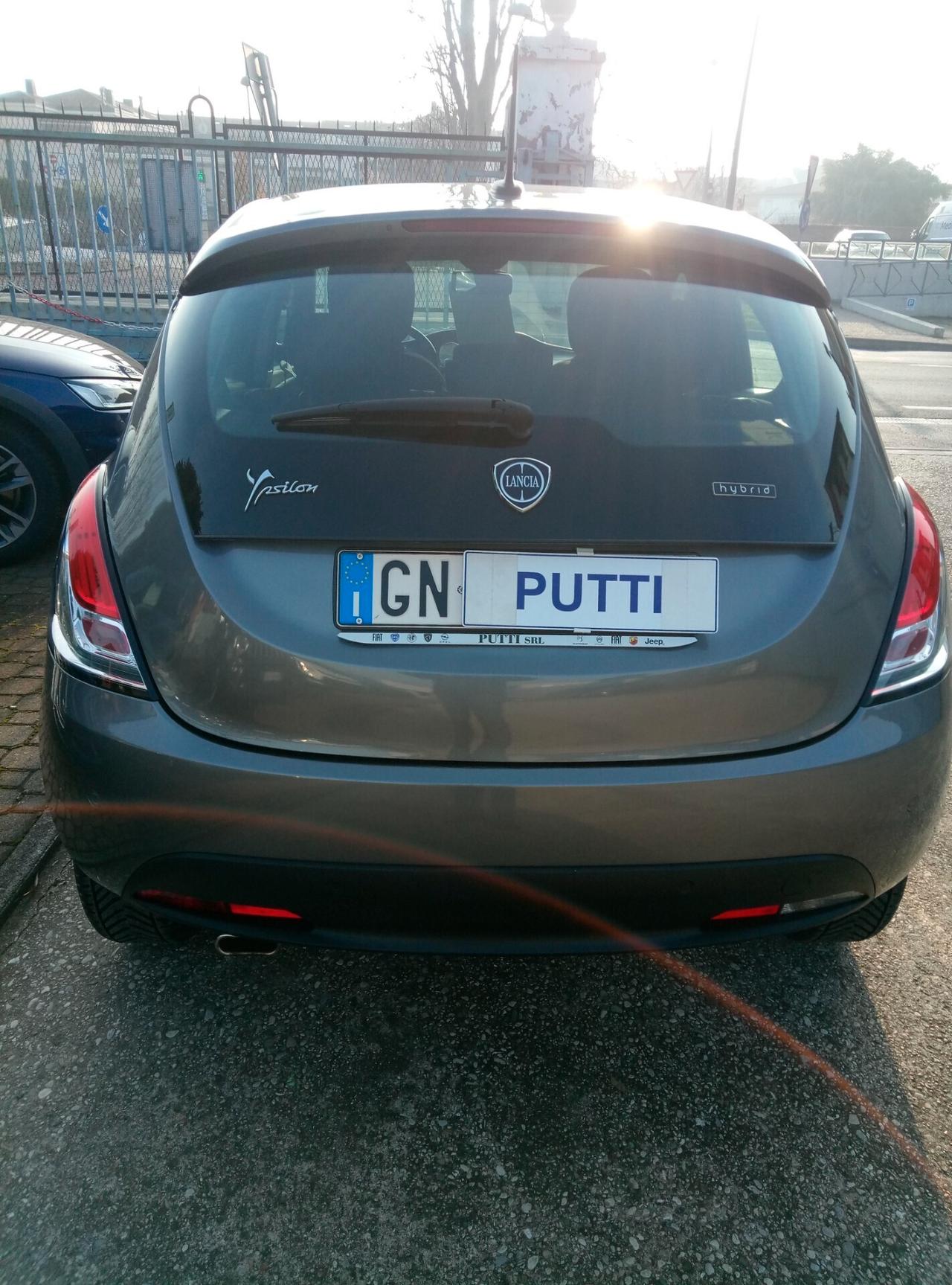 Lancia Ypsilon 1.0 FireFly 5 porte S&S Hybrid Gold