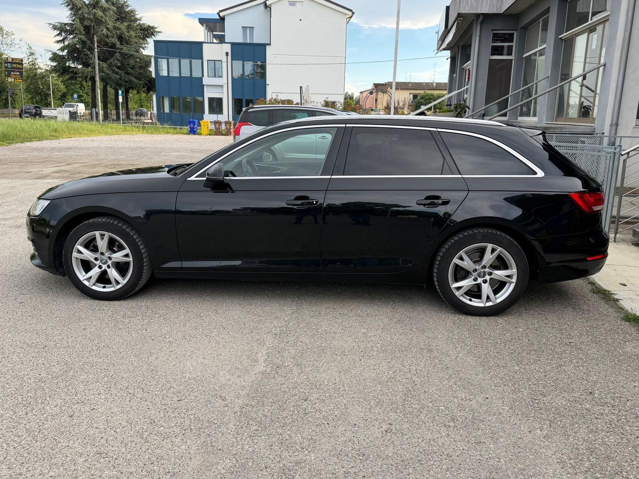 Audi A4 Business Sport 2.0 35 TDI #10742