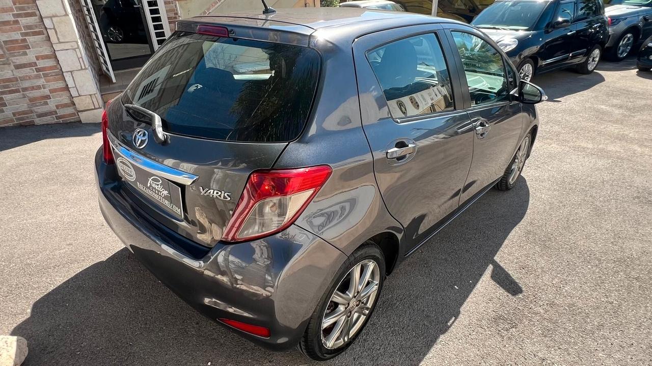 TOYOTA YARIS 1.4 D 5 PORTE LOUNGE 2014