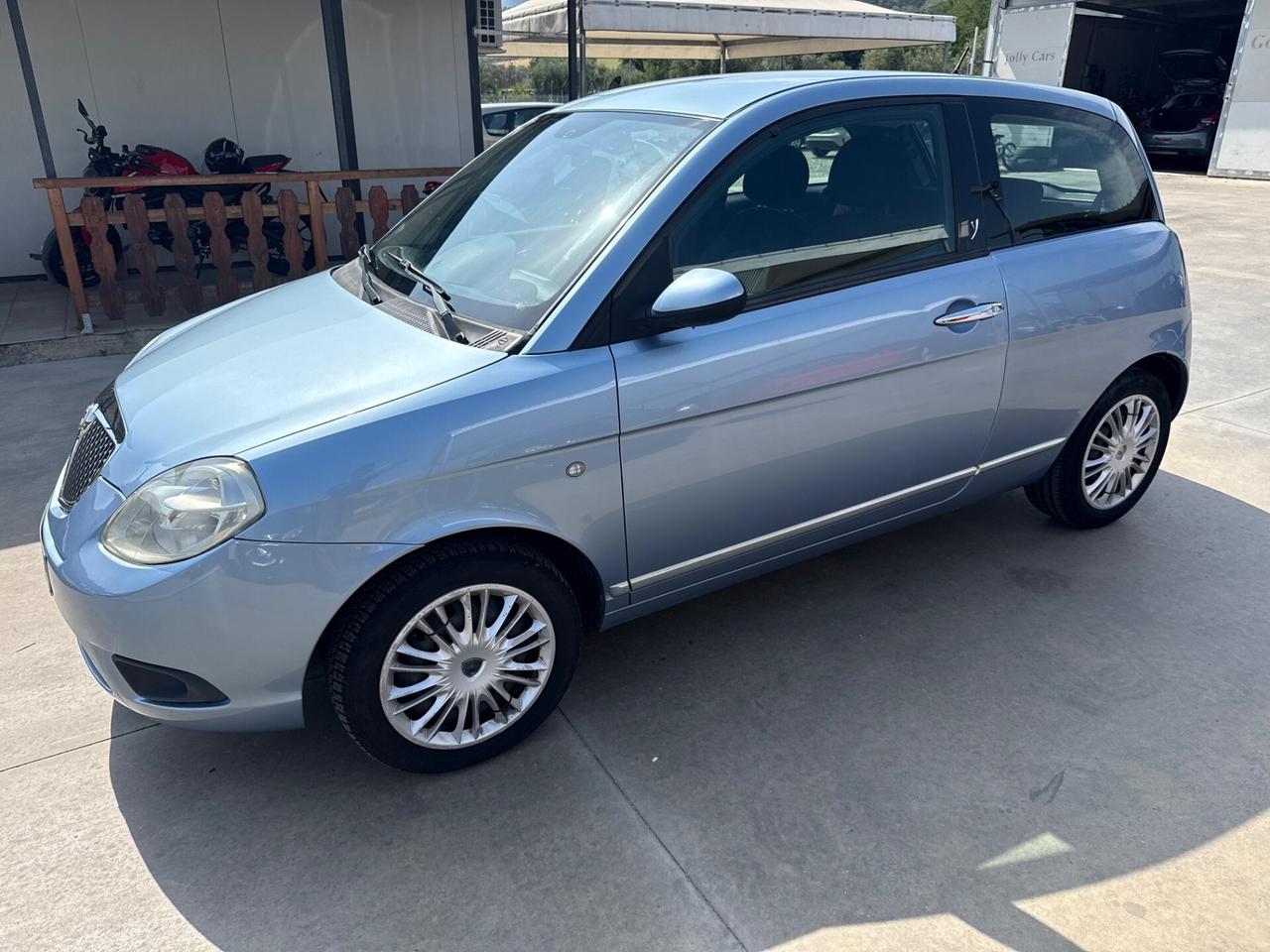 Lancia Ypsilon 1.3 MJT 90 CV Platino