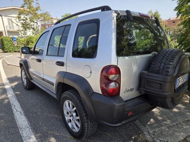 Jeep Cherokee 2.8 CRD DPF Sport Auto