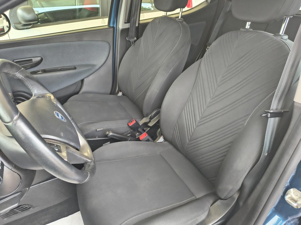 Lancia Ypsilon 1.0 FireFly 5 porte S&S Hybrid Gold