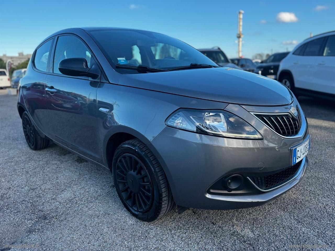 LANCIA Ypsilon 1.0 FireFly 5p.S&S Hybrid Silver