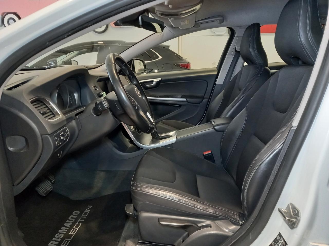 Volvo V60 Cross Country UNICO PROP