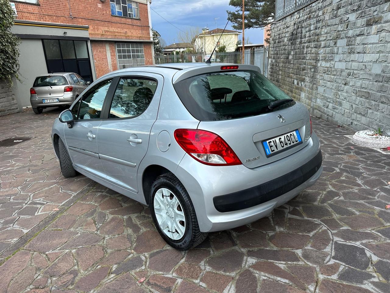Peugeot 207 Plus 1.4 HDi 70CV 5 porte