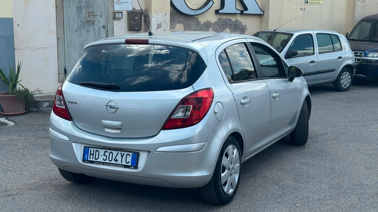 Opel Corsa 1.2 5 porte Sport