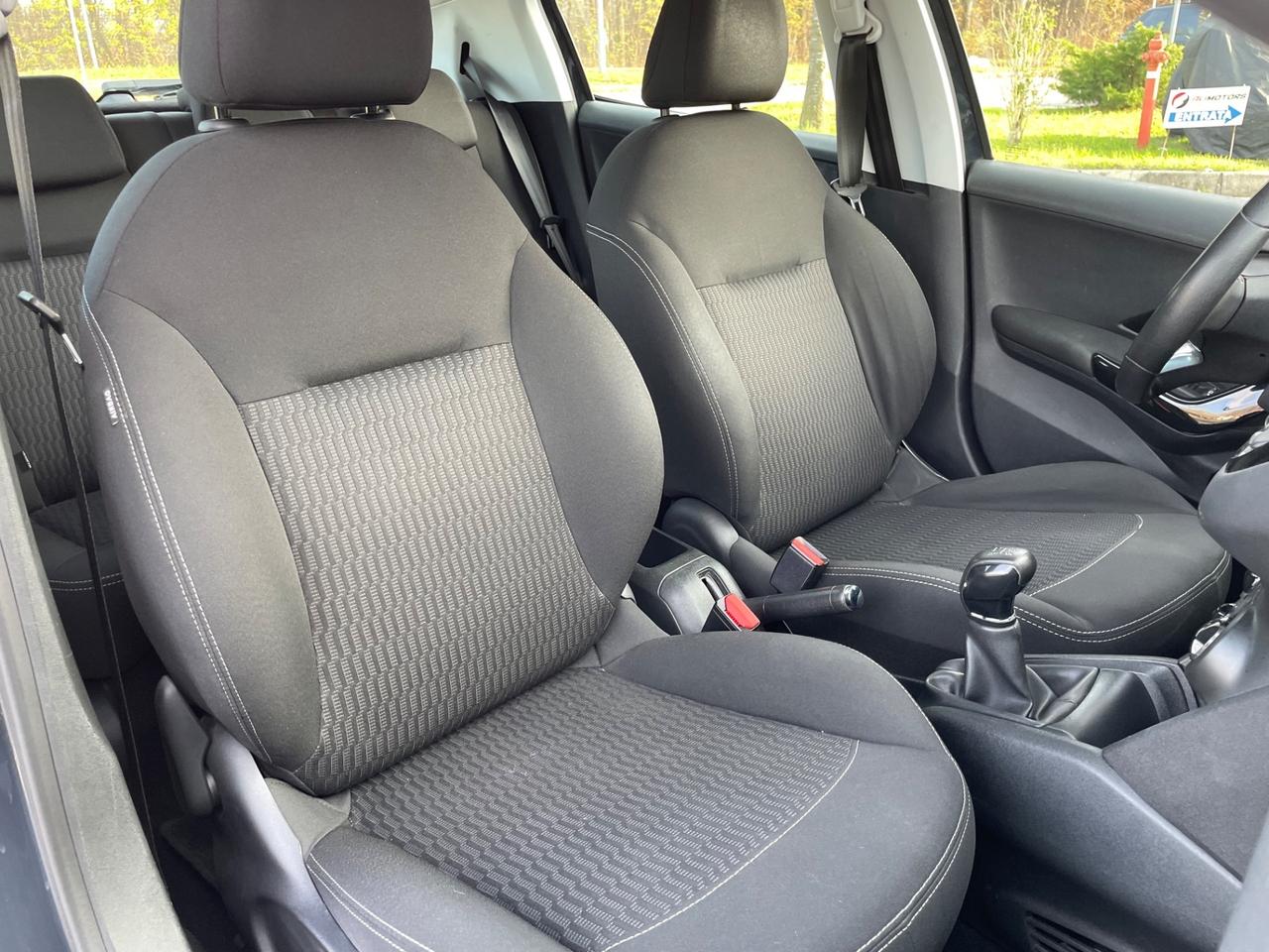 Peugeot 208 PureTech 82 5 porte Allure*Neo patentati*