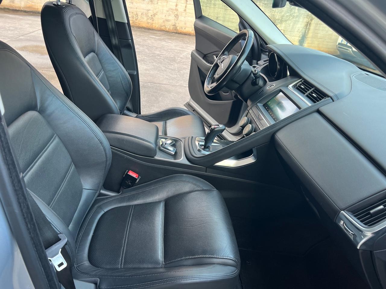 Jaguar E-Pace 2.0D 180 CV AWD aut. S