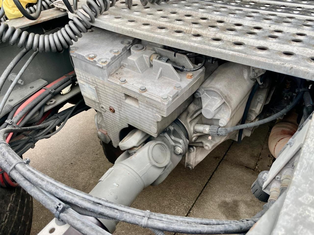 VOLVO FH12-460 - AUTOMATICO CON VOITH -EURO 3 TACHIGRAFO ANALOGICO