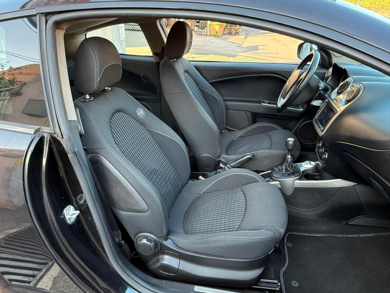 Alfa Romeo MiTo 1.6 JTDm 16V Distinctive Sport Pack