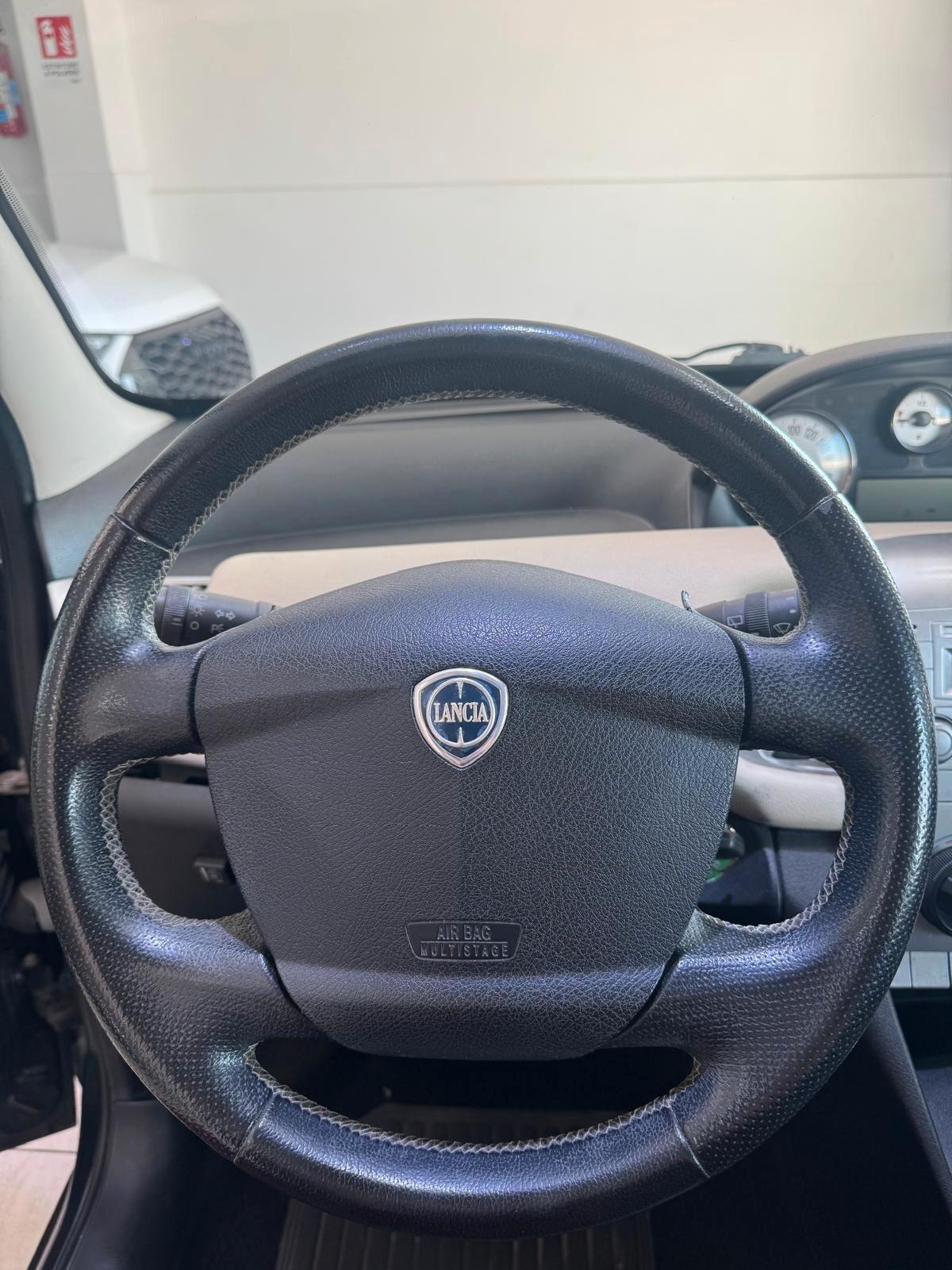 Lancia Ypsilon 1.4 Platino Ecochic GPL