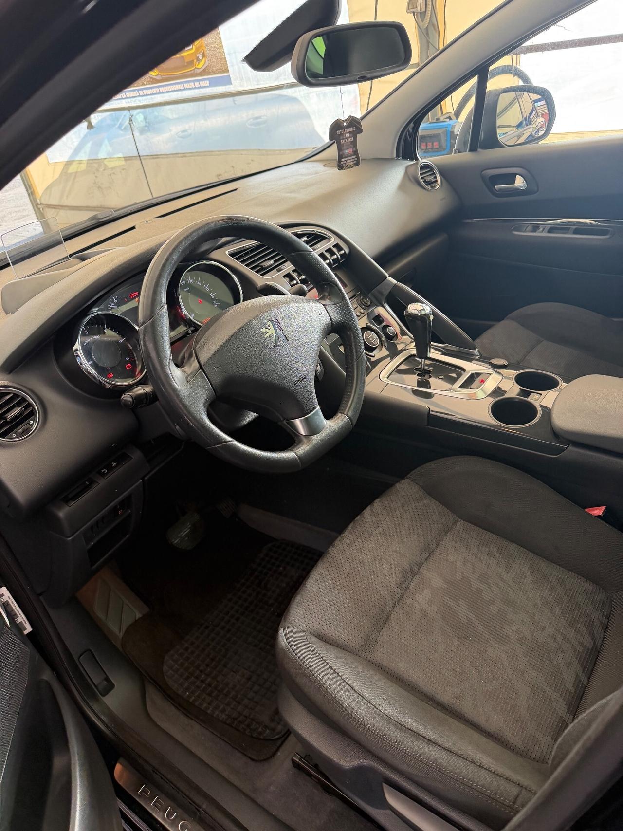 Peugeot 3008 1.6 HDi 110CV cambio robotizzato Outdoor