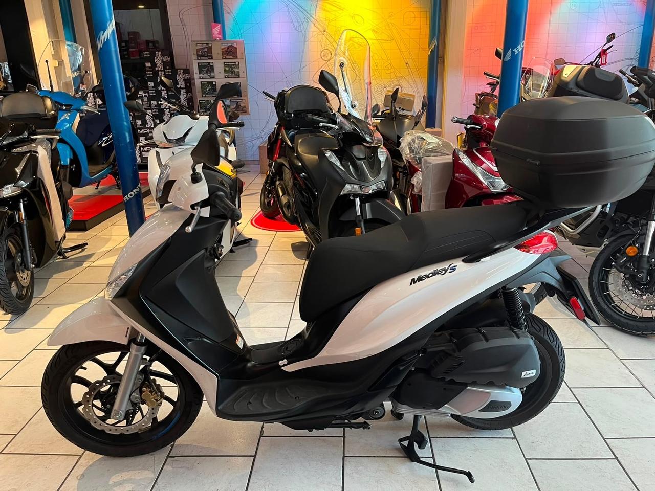 Piaggio Medley 200
