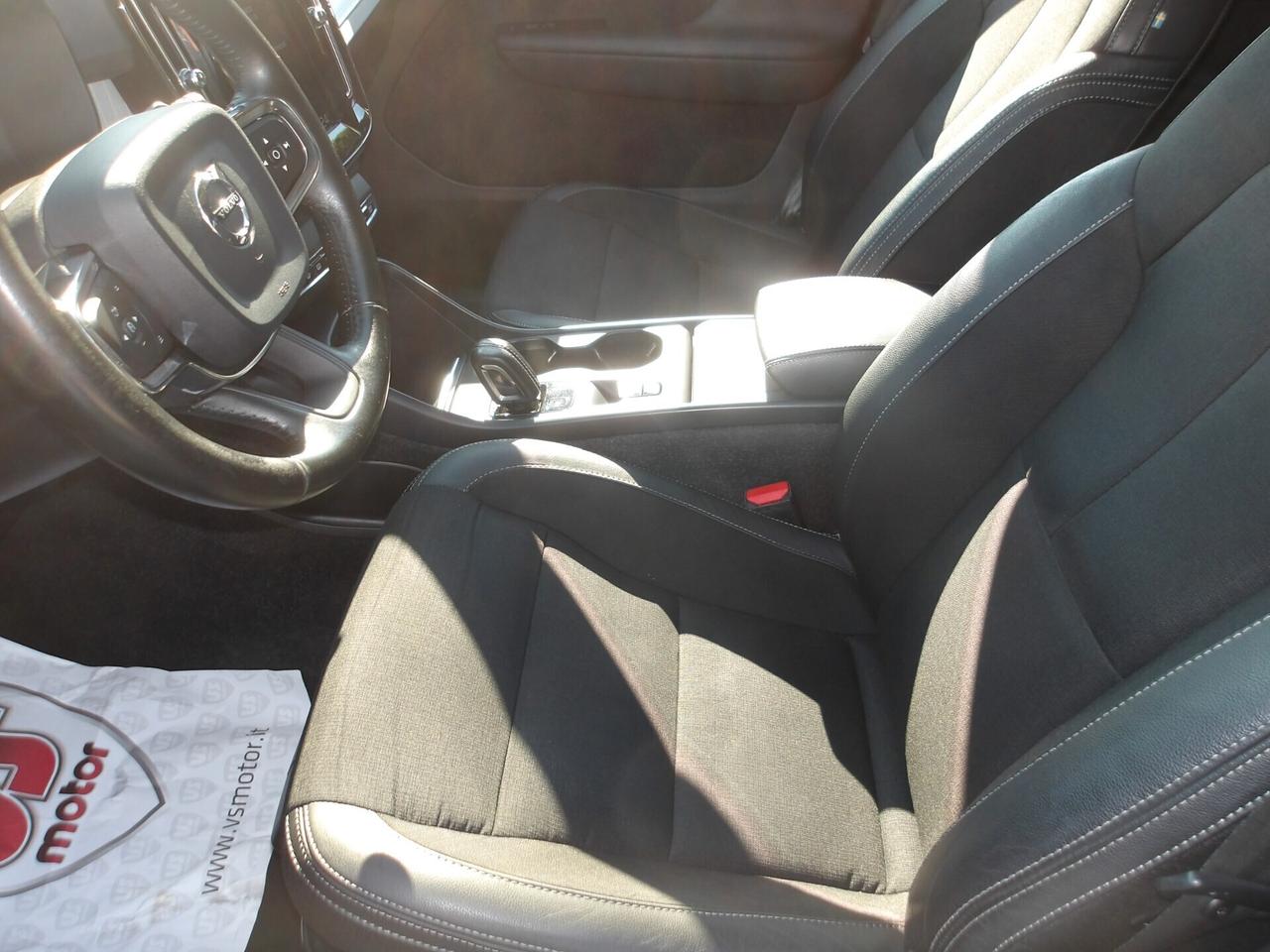 VOLVO XC40 4WD-AUTO-RETROC-2019