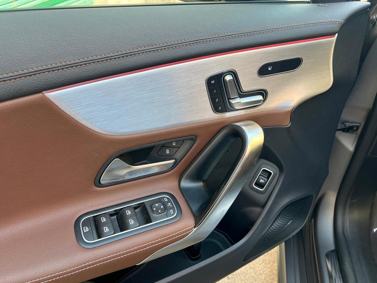 MERCEDES BENZ CLA 200 PREMIUM 1.3 163CV TETTO PELLE NAVI ANNO 2019