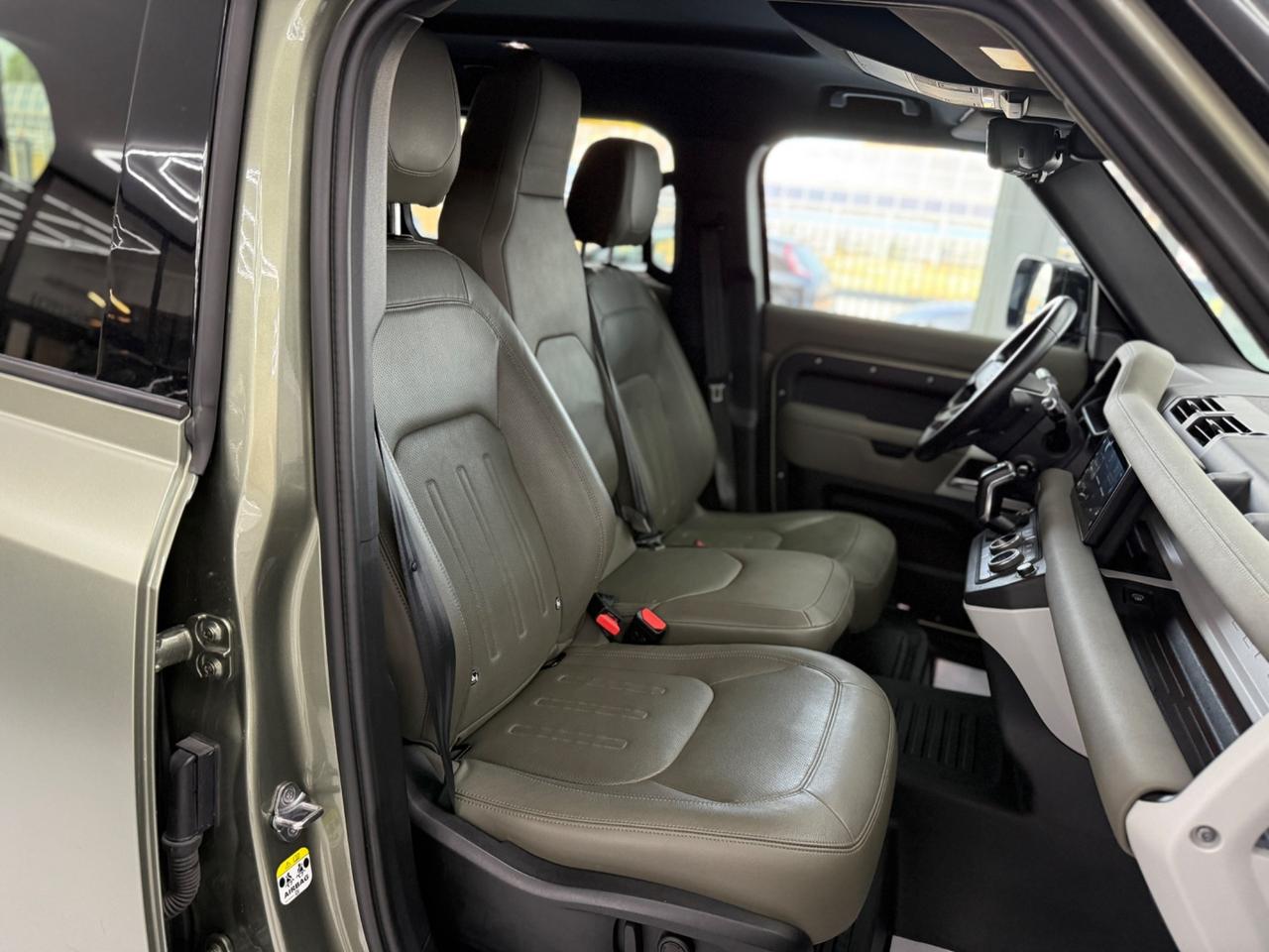 Land Rover Defender 110 3.0D I6 250 CV AWD Auto X-Dynamic HSE