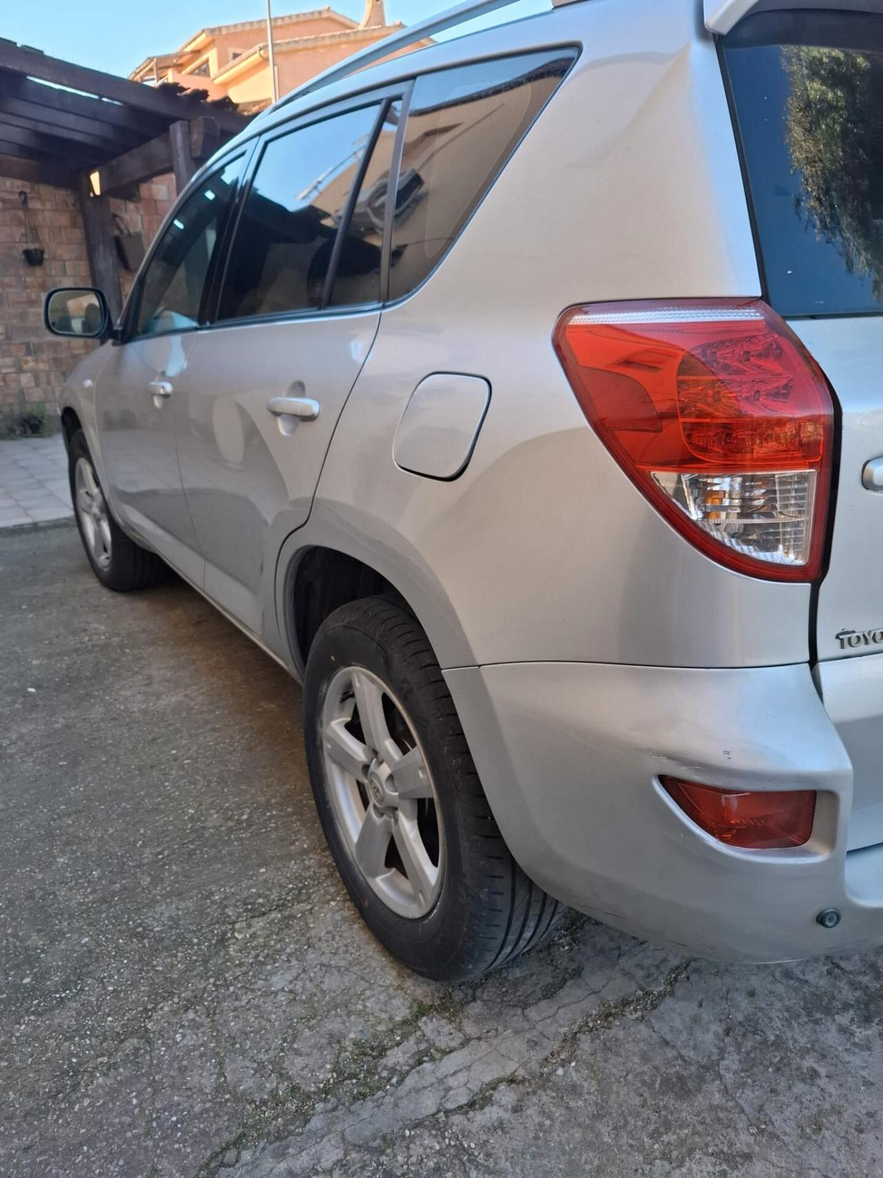 Toyota RAV 4 - 136 cv