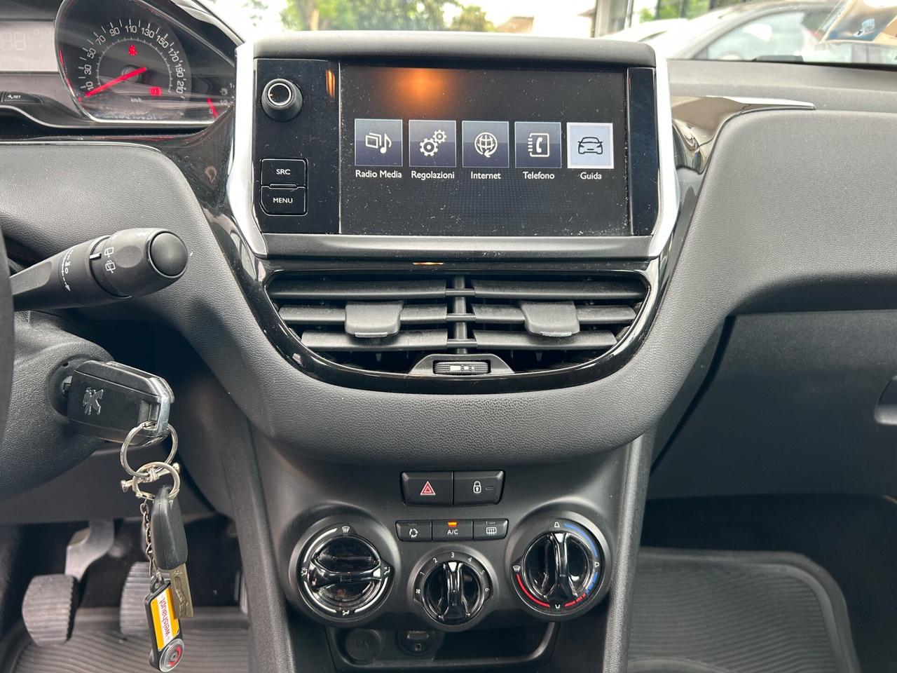 Peugeot 208 PureTech 82 5 porte Allure