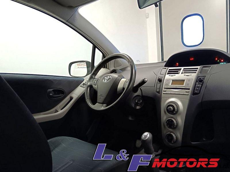 Toyota Yaris Yaris 5p 1.0 SOL
