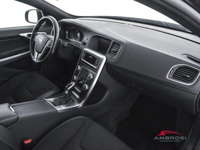 VOLVO V60 D2 Geartronic Momentum