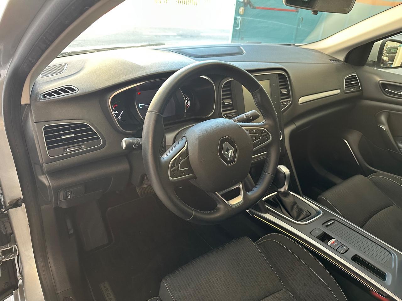 Renault Mégane Sporter TCe 140 CV EDC Intens