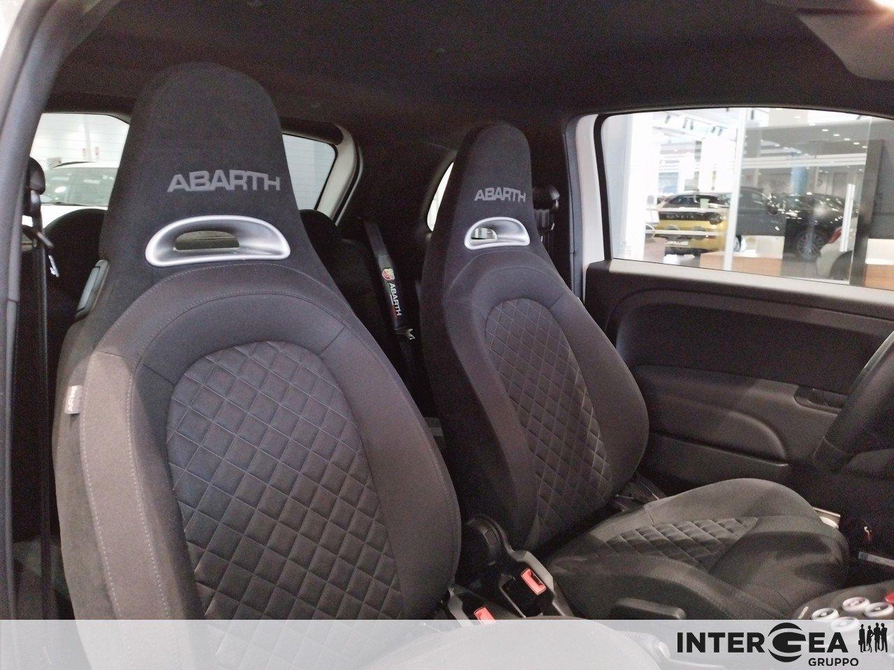 ABARTH 695 1.4 t-jet 180cv auto
