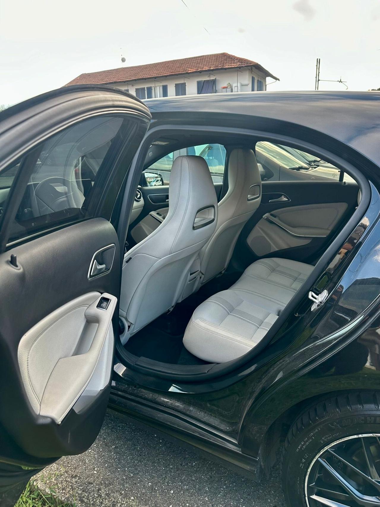 Mercedes-benz A 180 d Premium