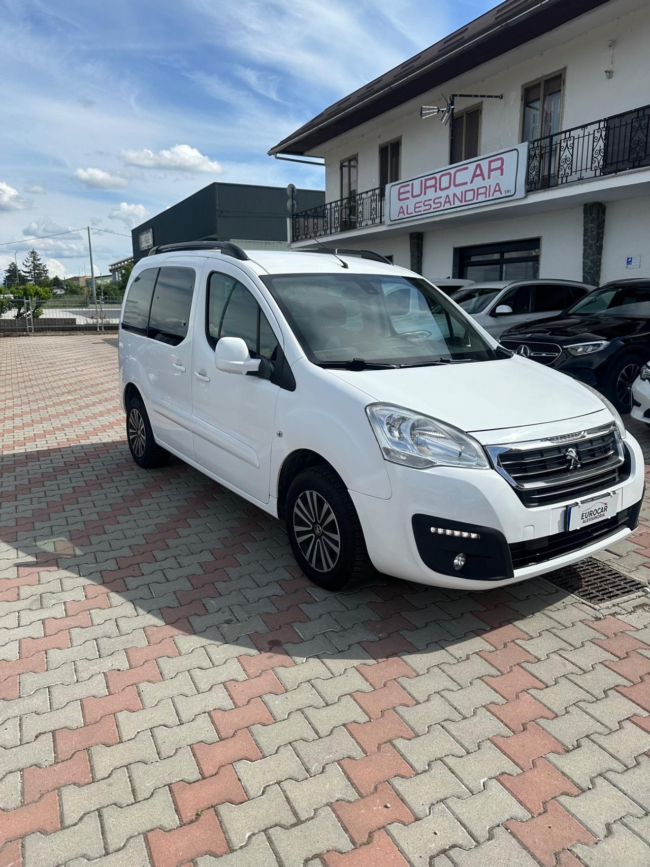Peugeot Partner Tepee BlueHDi 120 S&S Outdoor