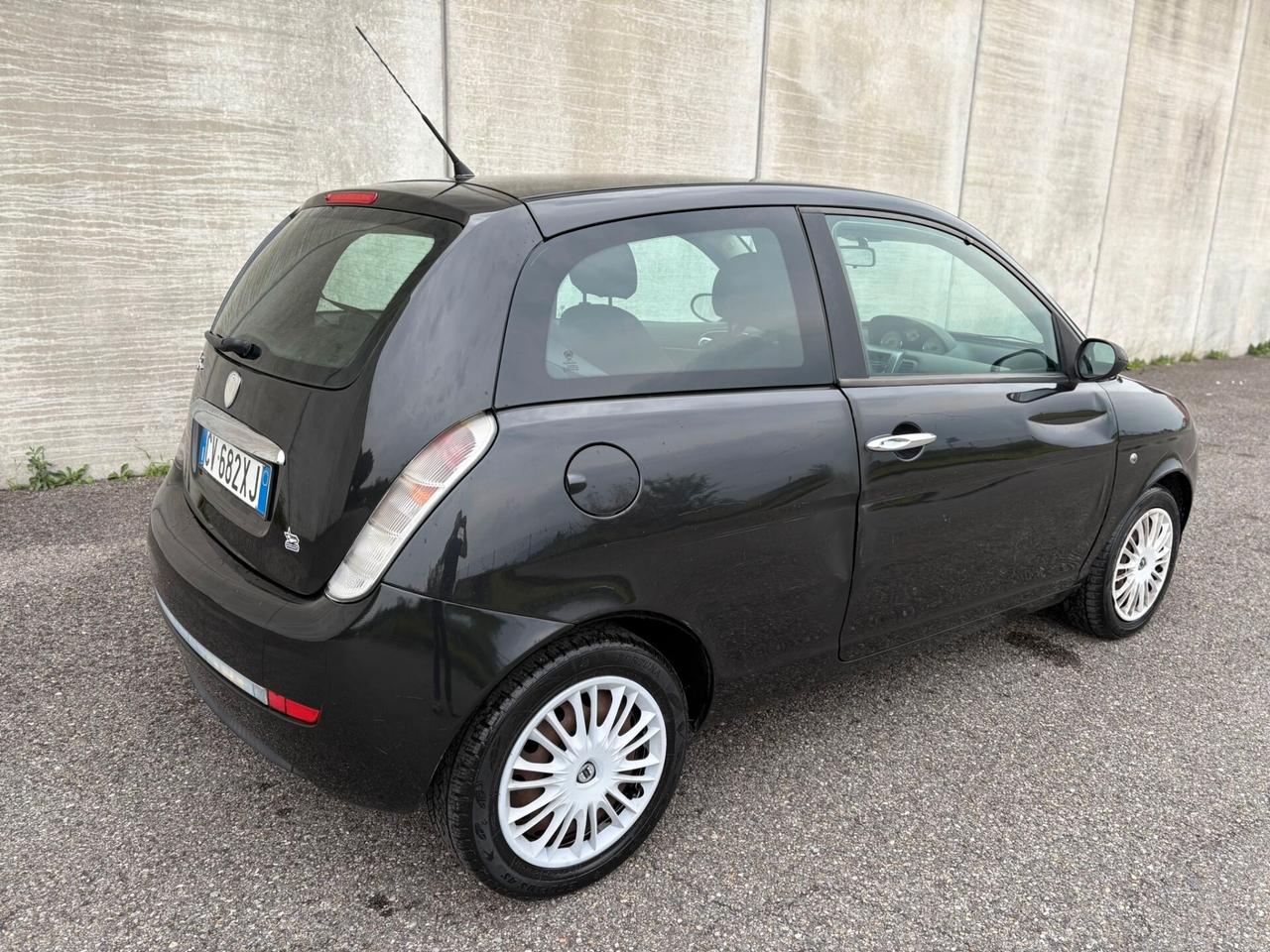 Lancia Ypsilon 1.2 Benzina 60cv NEOPATENTATI