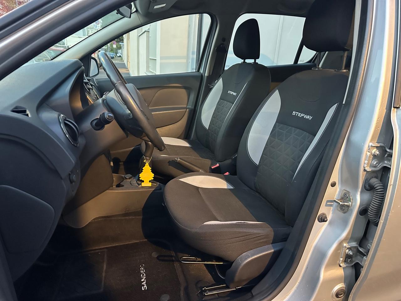 Dacia Sandero Stepway 900 TCe 90CV - ok neopatentati