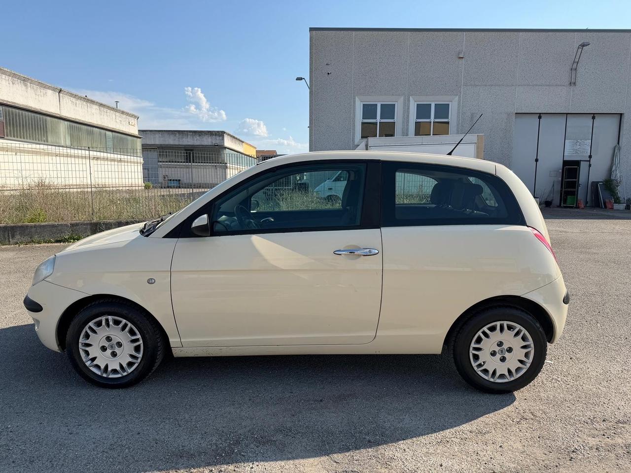 Lancia Ypsilon