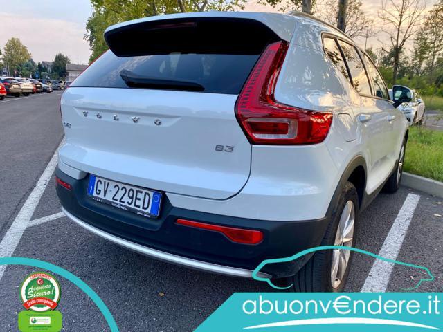 VOLVO XC40 B3 automatico Core