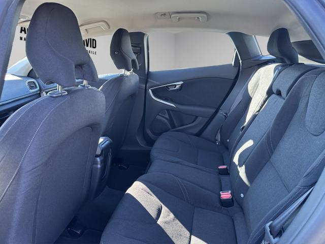 VOLVO V40 D2 1.6 Momentum