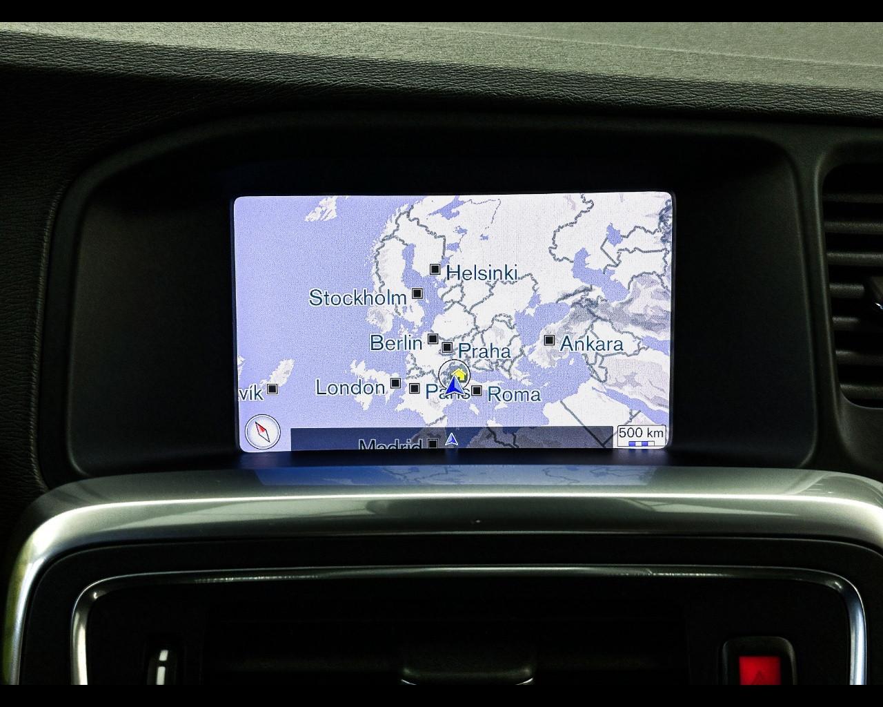 VOLVO V60 CC (2015-2018) - V60 Cross Country D3 Geartronic Busines