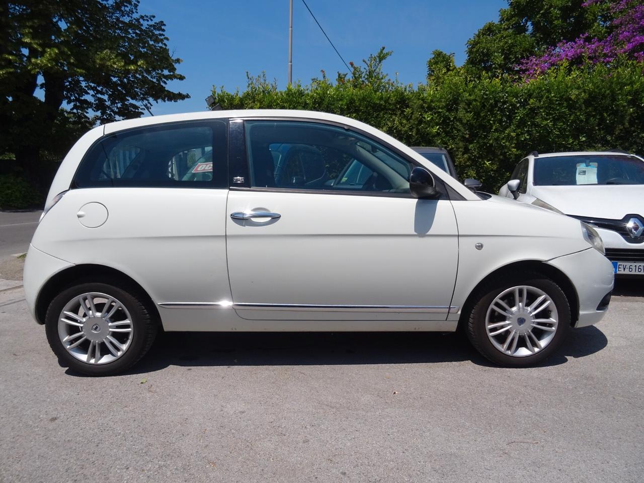 Lancia Ypsilon 1.2 69 CV UNYCA OK NEOPATENTATI