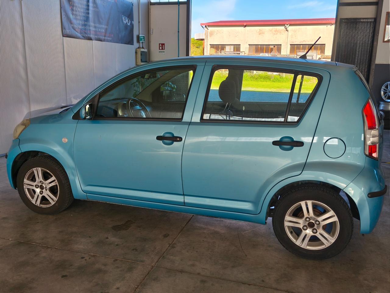 Daihatsu Sirion 1.0 12v